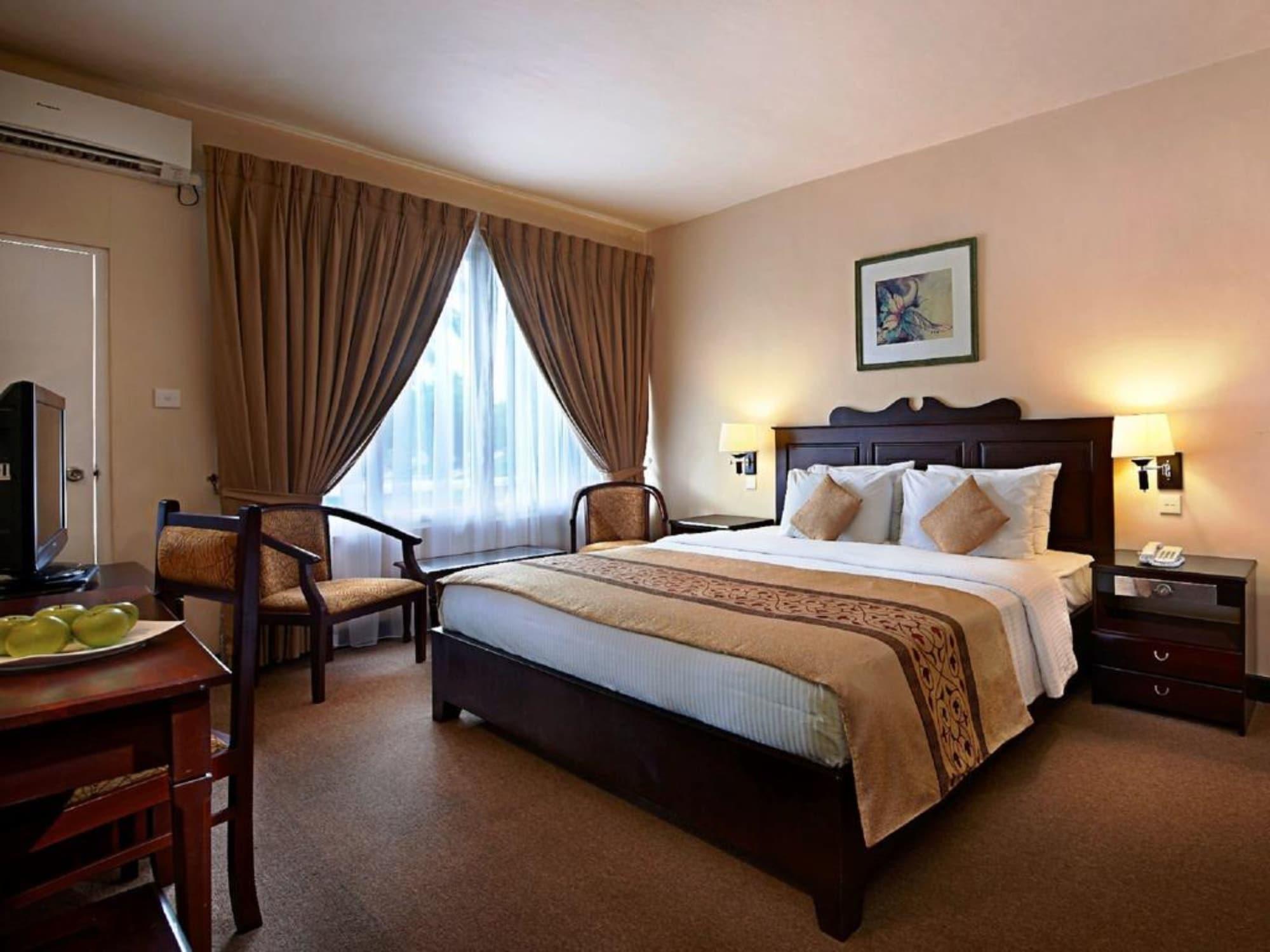 Berjaya Hotel Colombo Dehiwala-Mount Lavinia Bagian luar foto
