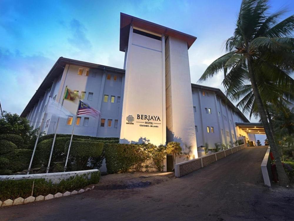 Berjaya Hotel Colombo Dehiwala-Mount Lavinia Bagian luar foto