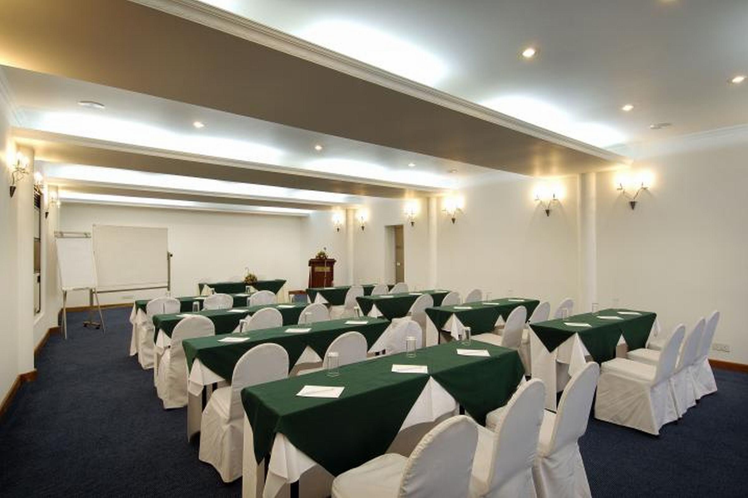 Berjaya Hotel Colombo Dehiwala-Mount Lavinia Bagian luar foto