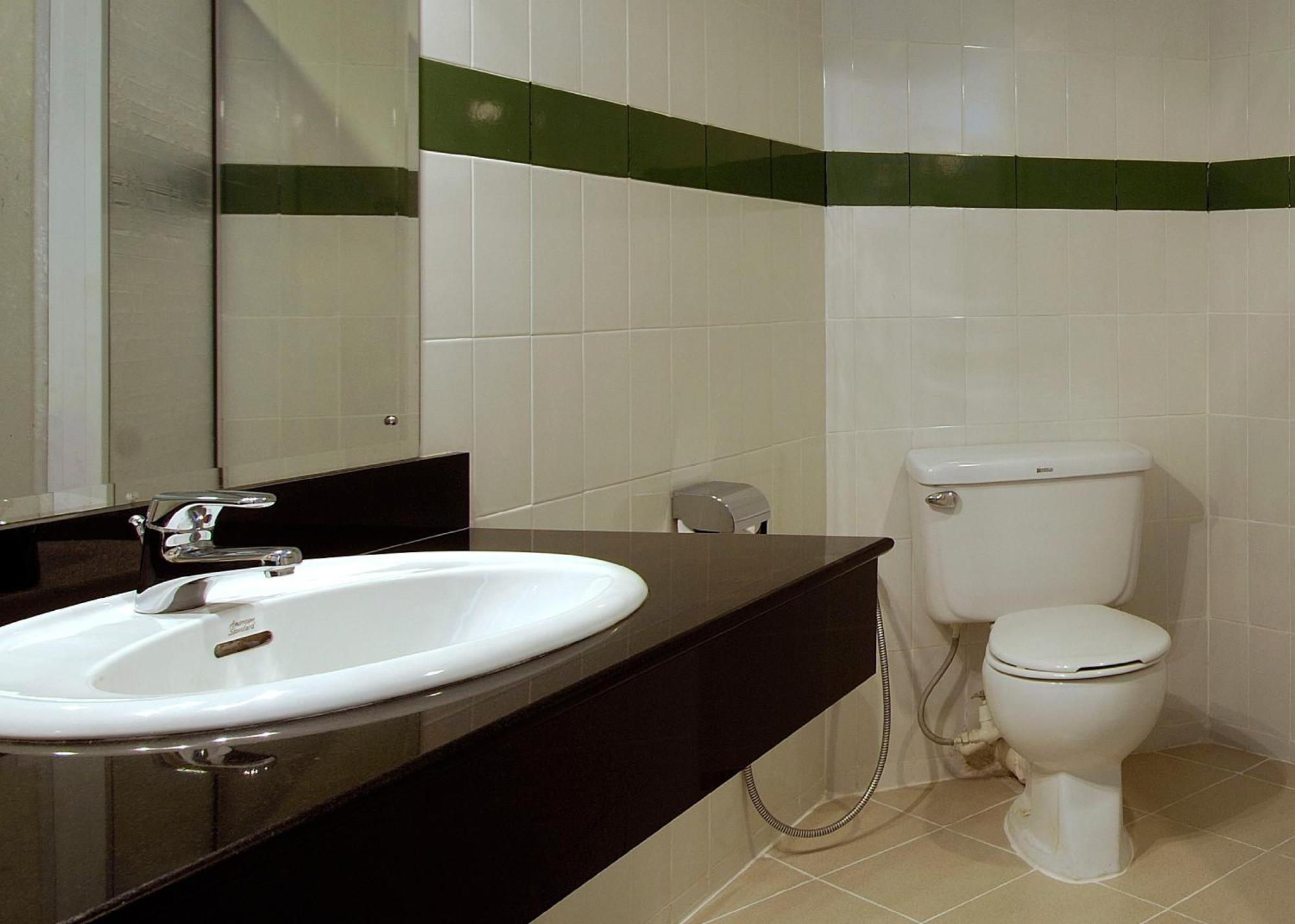 Berjaya Hotel Colombo Dehiwala-Mount Lavinia Bagian luar foto