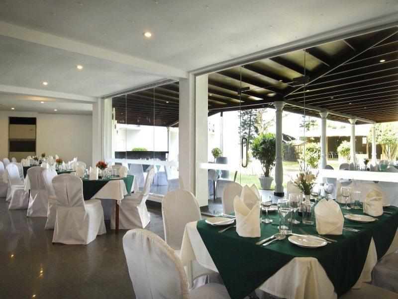 Berjaya Hotel Colombo Dehiwala-Mount Lavinia Bagian luar foto