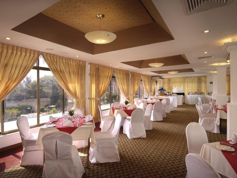 Berjaya Hotel Colombo Dehiwala-Mount Lavinia Bagian luar foto