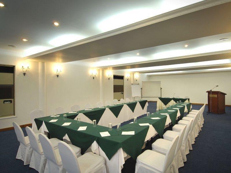 Berjaya Hotel Colombo Dehiwala-Mount Lavinia Bagian luar foto