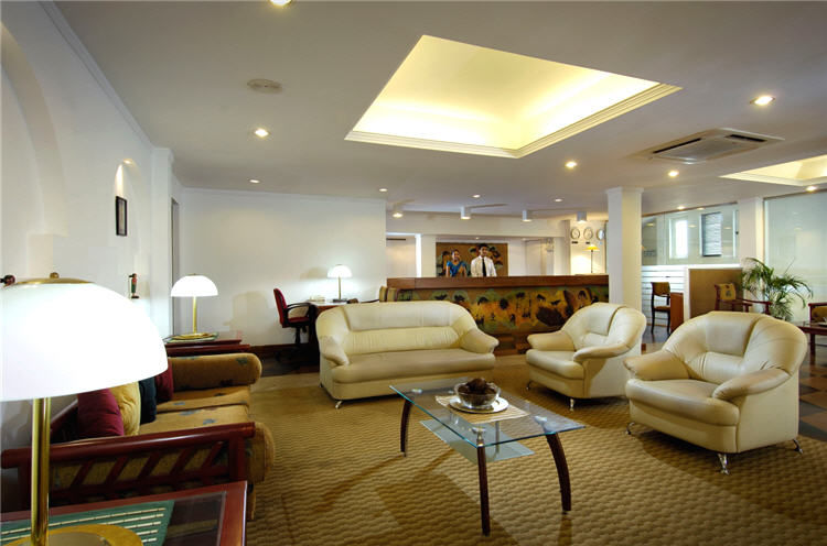 Berjaya Hotel Colombo Dehiwala-Mount Lavinia Bagian luar foto
