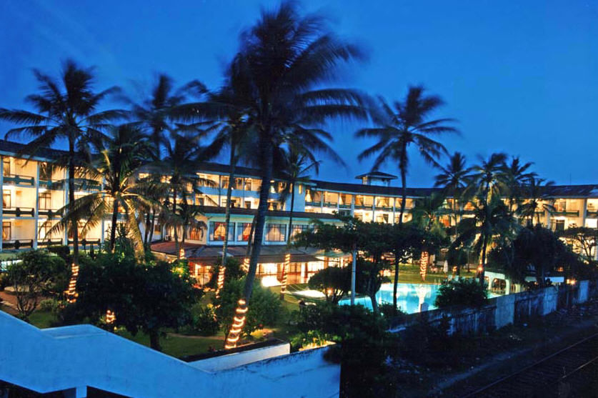 Berjaya Hotel Colombo Dehiwala-Mount Lavinia Bagian luar foto