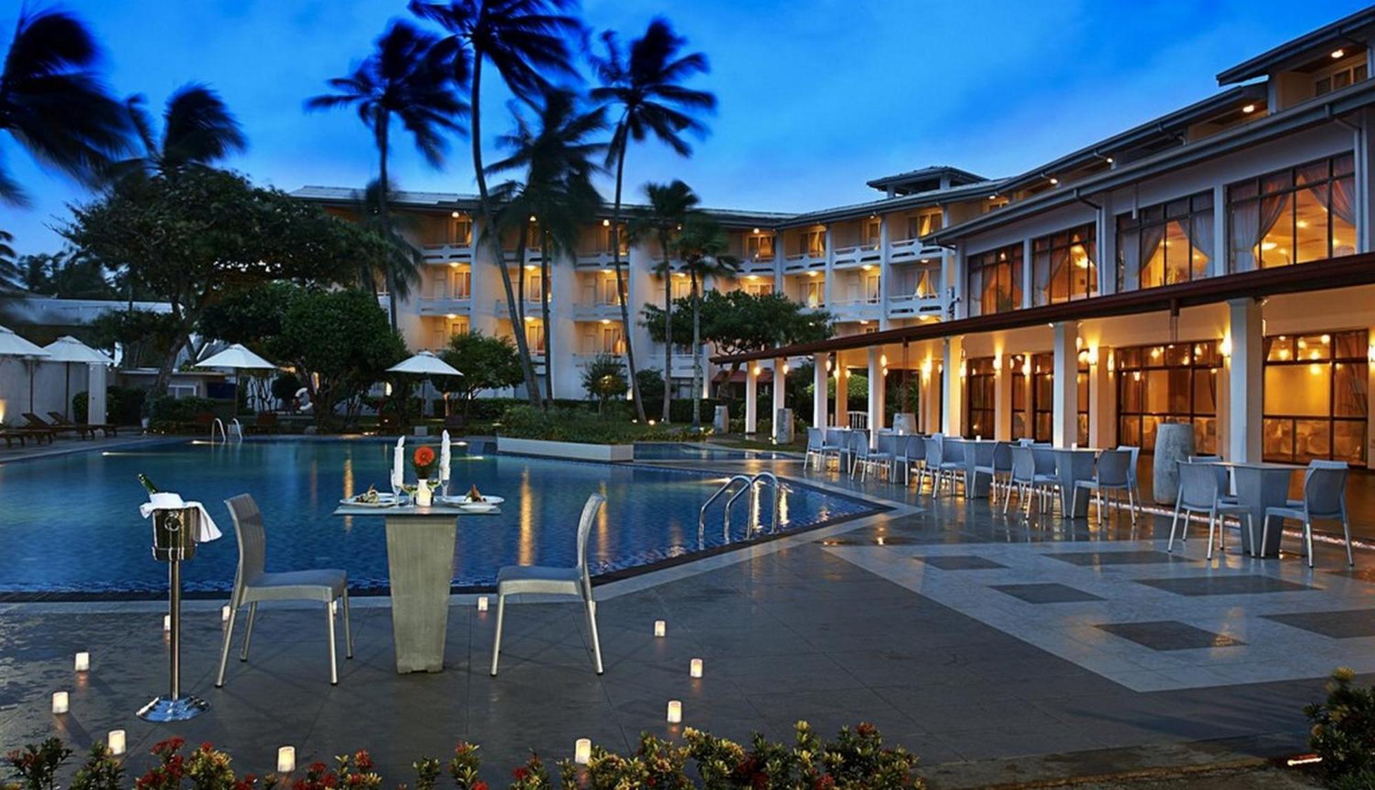 Berjaya Hotel Colombo Dehiwala-Mount Lavinia Bagian luar foto