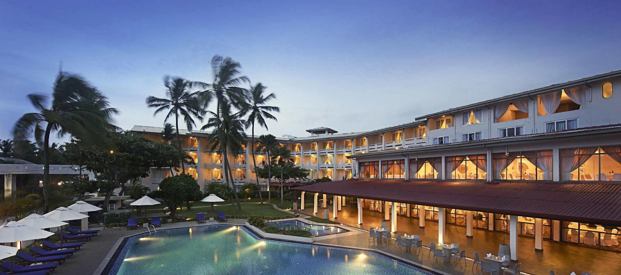 Berjaya Hotel Colombo Dehiwala-Mount Lavinia Bagian luar foto