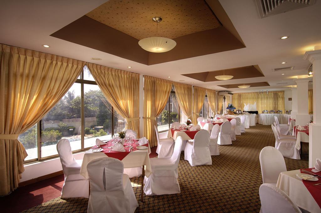 Berjaya Hotel Colombo Dehiwala-Mount Lavinia Bagian luar foto