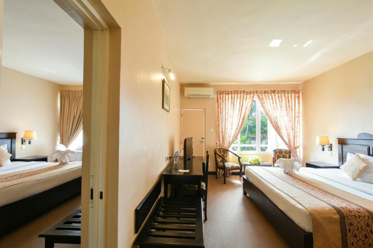Berjaya Hotel Colombo Dehiwala-Mount Lavinia Bagian luar foto