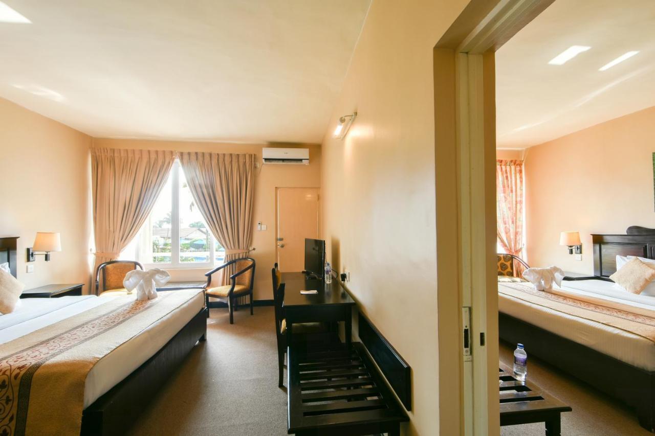 Berjaya Hotel Colombo Dehiwala-Mount Lavinia Bagian luar foto