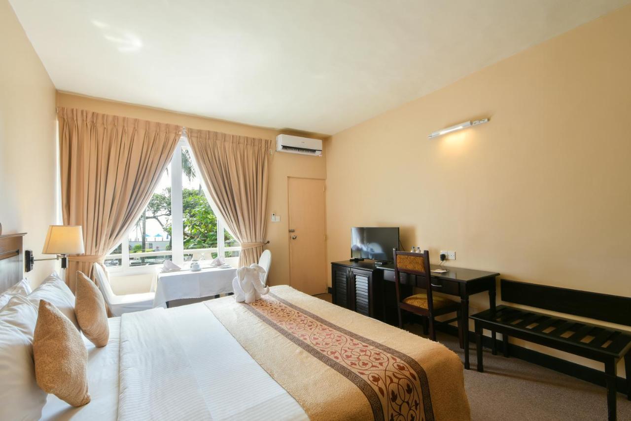Berjaya Hotel Colombo Dehiwala-Mount Lavinia Bagian luar foto