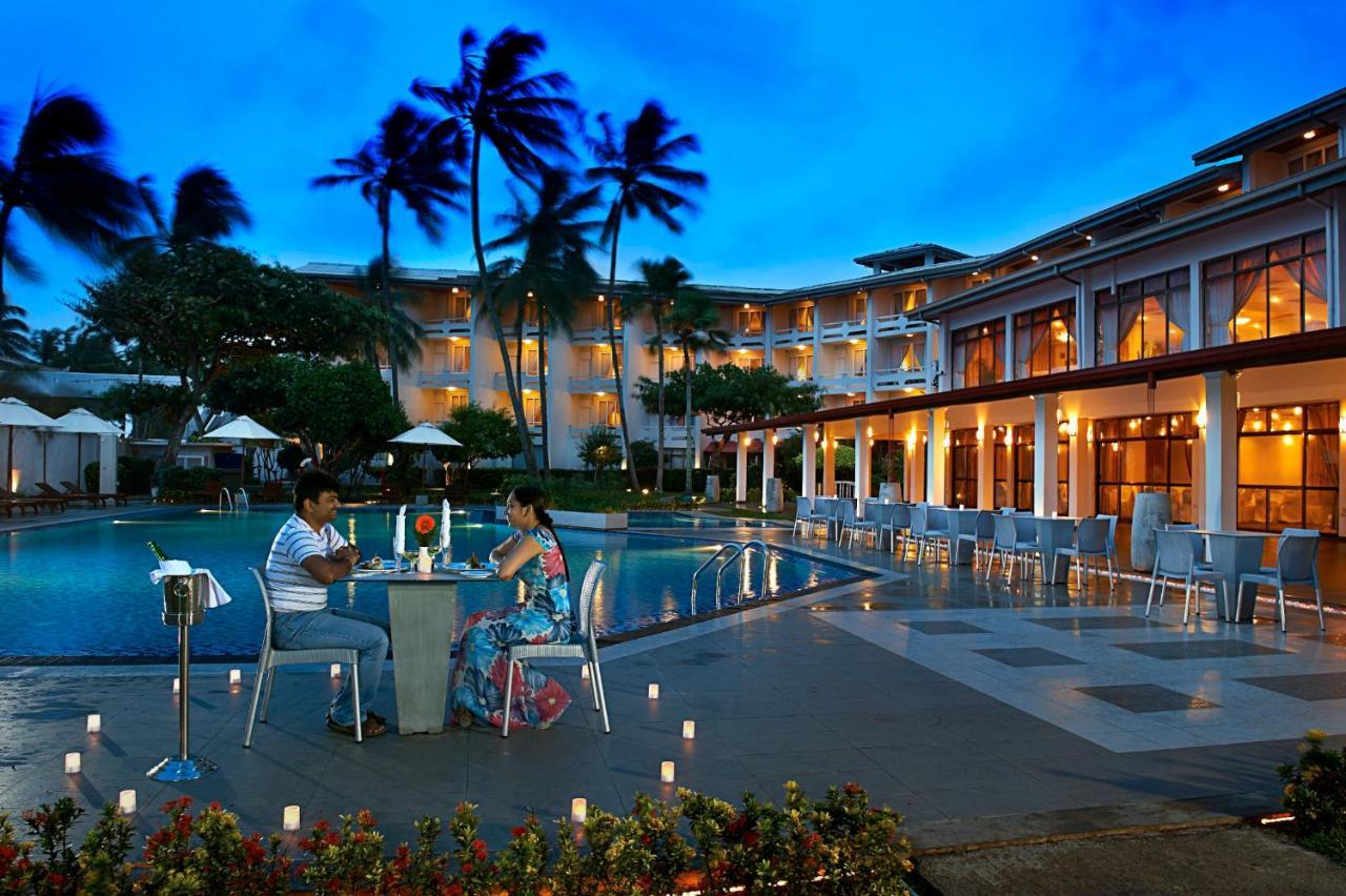 Berjaya Hotel Colombo Dehiwala-Mount Lavinia Bagian luar foto